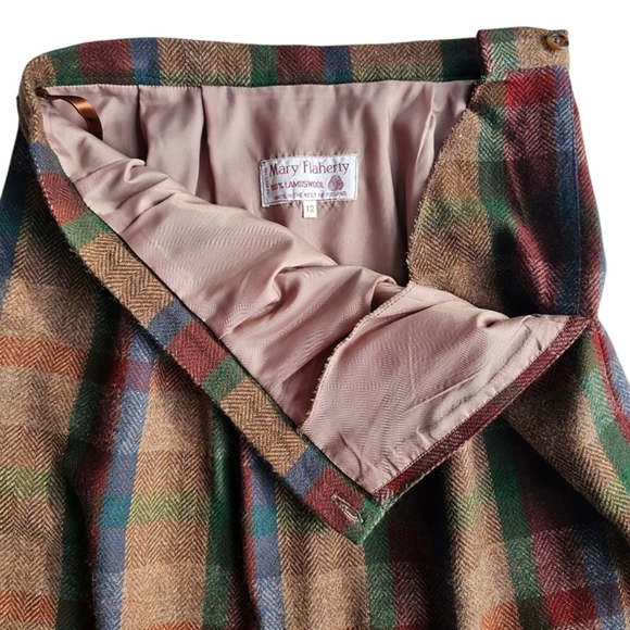 Mary Flaherty Ireland 100% Lambswool Pleated Tan/Multi Plaid Midi Skirt Size 12 - Picture 8 of 12